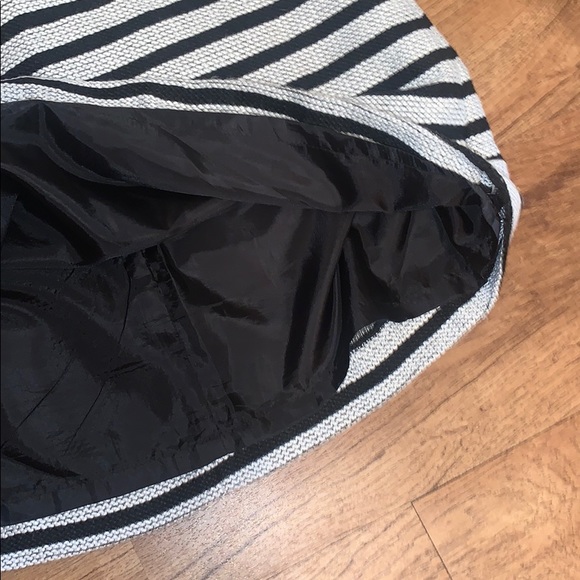 Express Striped High-Waisted A-Line Mini Skirt - Picture 6 of 6